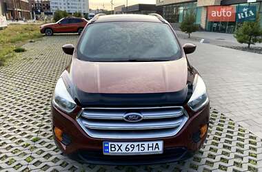 Внедорожник / Кроссовер Ford Escape 2018 в 