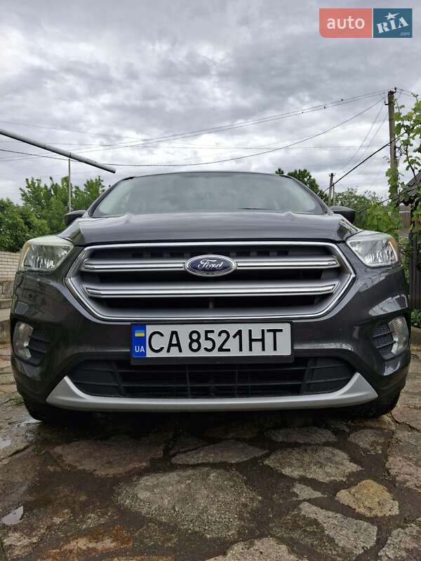 Внедорожник / Кроссовер Ford Escape 2016 в Умани