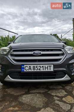 Внедорожник / Кроссовер Ford Escape 2017 в 
