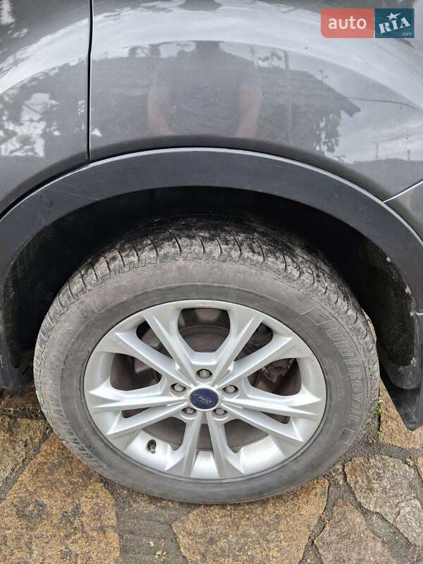 Внедорожник / Кроссовер Ford Escape 2016 в Умани