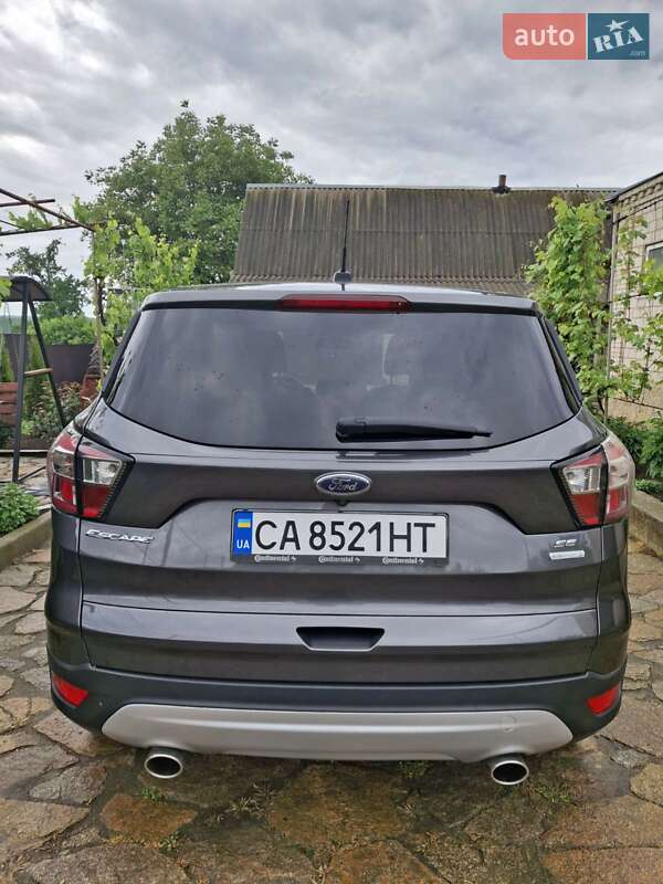 Внедорожник / Кроссовер Ford Escape 2016 в Умани