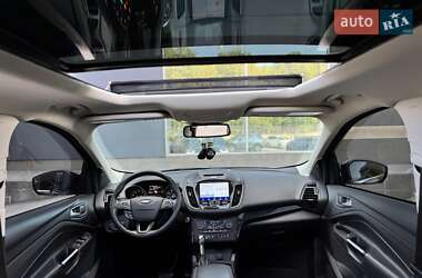Внедорожник / Кроссовер Ford Escape 2016 в 