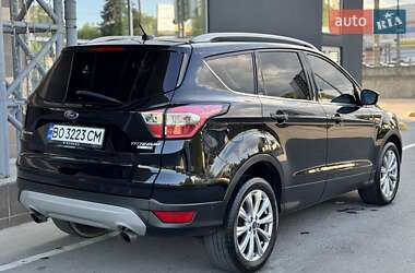 Внедорожник / Кроссовер Ford Escape 2016 в 