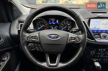 Внедорожник / Кроссовер Ford Escape 2016 в 