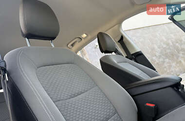 Внедорожник / Кроссовер Ford Escape 2022 в 