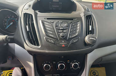 Внедорожник / Кроссовер Ford Escape 2016 в 
