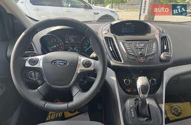 Внедорожник / Кроссовер Ford Escape 2016 в 