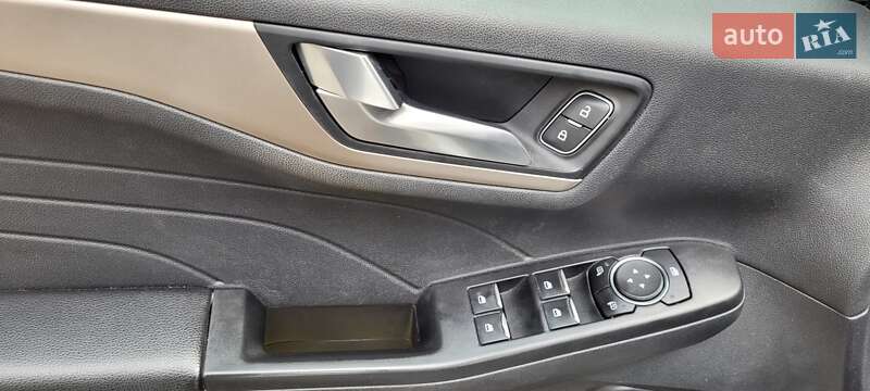 Внедорожник / Кроссовер Ford Escape 2022 в Кривом Роге