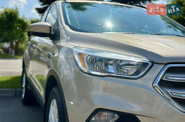 Внедорожник / Кроссовер Ford Escape 2018 в 