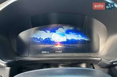 Внедорожник / Кроссовер Ford Escape 2020 в 