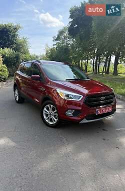 Внедорожник / Кроссовер Ford Escape 2019 в 