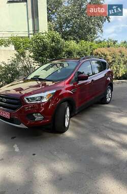 Внедорожник / Кроссовер Ford Escape 2019 в 
