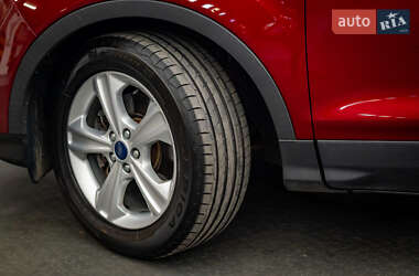 Внедорожник / Кроссовер Ford Escape 2014 в 