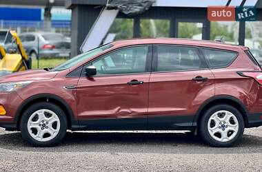 Внедорожник / Кроссовер Ford Escape 2018 в 