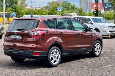 Внедорожник / Кроссовер Ford Escape 2018 в 