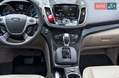 Внедорожник / Кроссовер Ford Escape 2014 в 