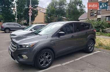 Внедорожник / Кроссовер Ford Escape 2018 в 