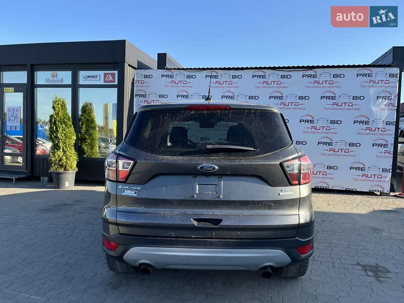 Внедорожник / Кроссовер Ford Escape 2016 в Львове