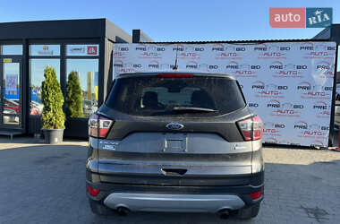 Внедорожник / Кроссовер Ford Escape 2016 в 