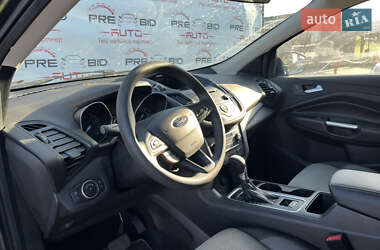 Внедорожник / Кроссовер Ford Escape 2016 в 