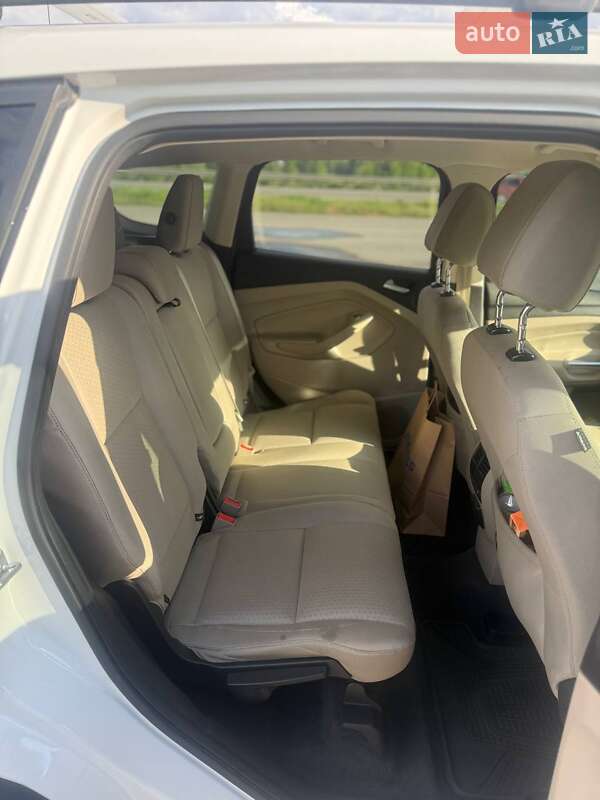 Позашляховик / Кросовер Ford Escape 2016 в Полтаві