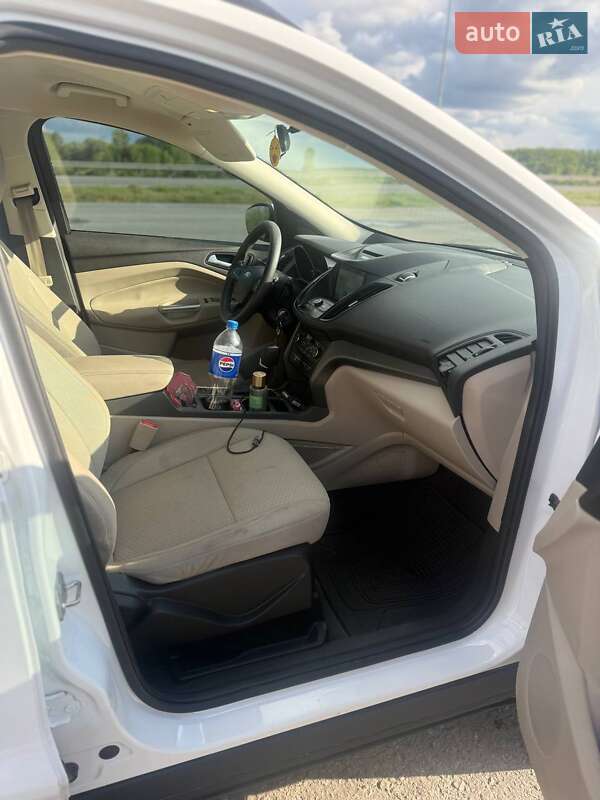 Позашляховик / Кросовер Ford Escape 2016 в Полтаві