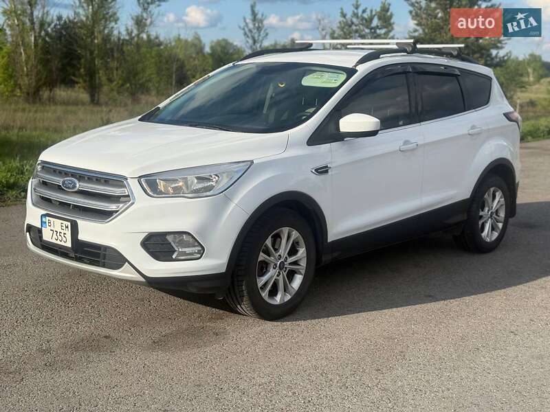 Внедорожник / Кроссовер Ford Escape 2016 в Полтаве