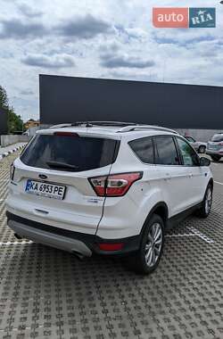 Внедорожник / Кроссовер Ford Escape 2016 в 