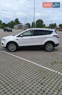 Внедорожник / Кроссовер Ford Escape 2016 в 