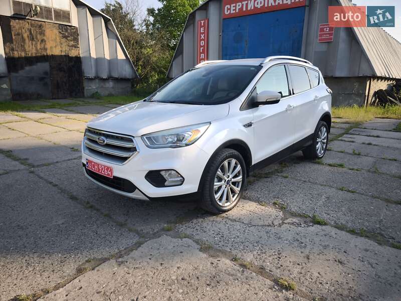 Внедорожник / Кроссовер Ford Escape 2017 в 