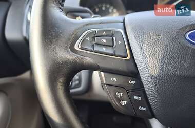 Внедорожник / Кроссовер Ford Escape 2017 в 