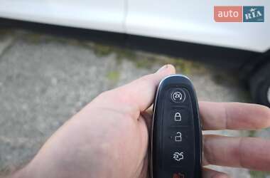 Внедорожник / Кроссовер Ford Escape 2017 в 