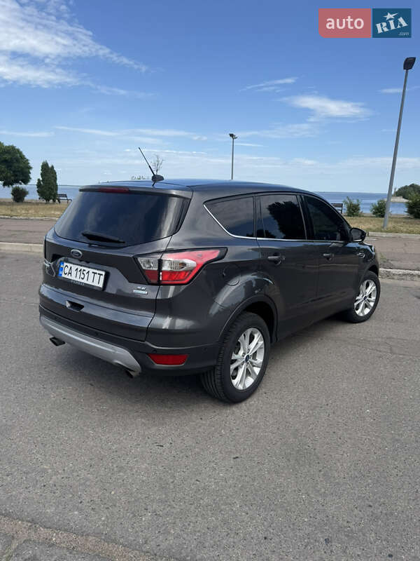 Внедорожник / Кроссовер Ford Escape 2016 в Черкассах