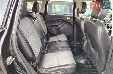 Внедорожник / Кроссовер Ford Escape 2019 в 