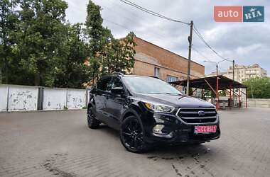 Внедорожник / Кроссовер Ford Escape 2019 в 