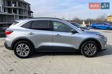 Внедорожник / Кроссовер Ford Escape 2021 в 