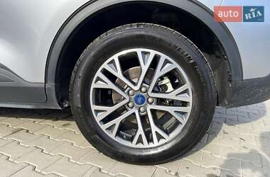 Внедорожник / Кроссовер Ford Escape 2021 в 