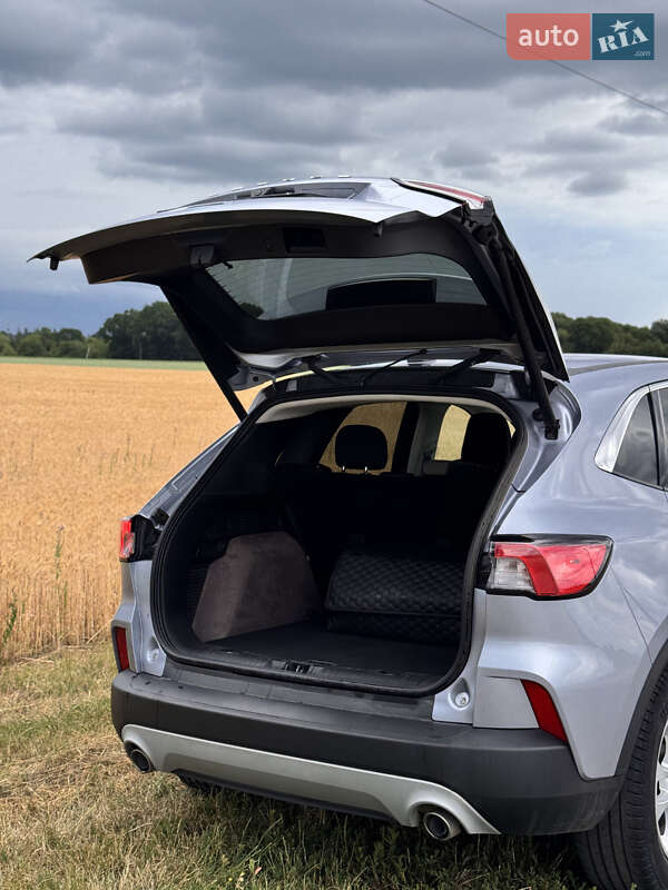 Позашляховик / Кросовер Ford Escape 2021 в Полтаві