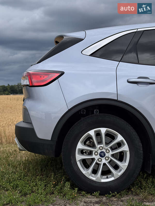 Позашляховик / Кросовер Ford Escape 2021 в Полтаві