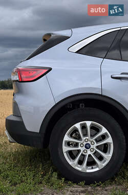 Внедорожник / Кроссовер Ford Escape 2021 в 