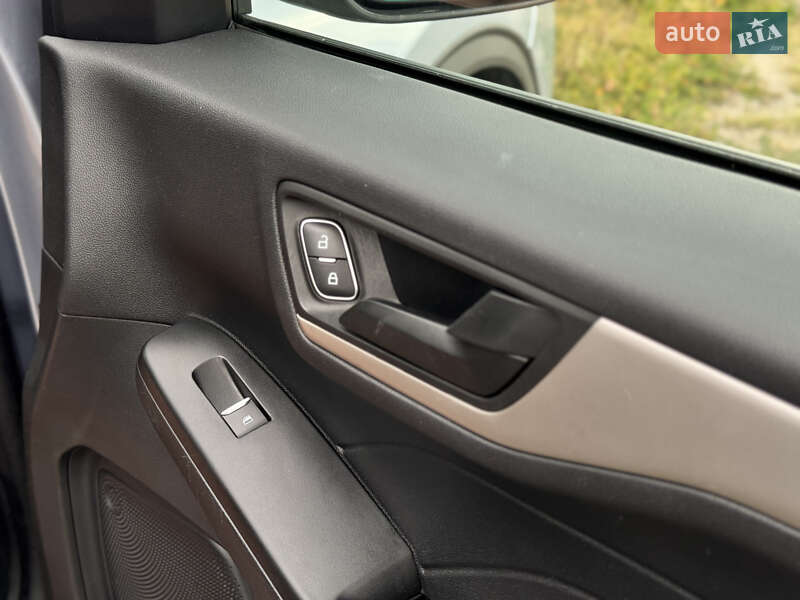 Позашляховик / Кросовер Ford Escape 2021 в Полтаві