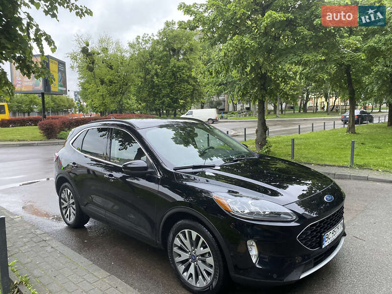 Внедорожник / Кроссовер Ford Escape 2020 в 