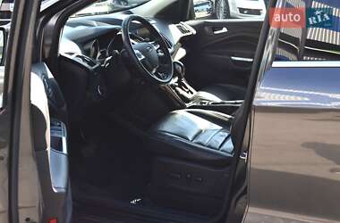 Позашляховик / Кросовер Ford Escape 2015 в 