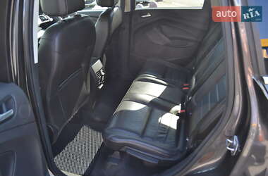 Позашляховик / Кросовер Ford Escape 2015 в 