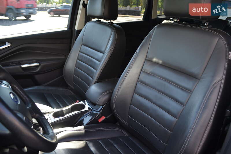 Внедорожник / Кроссовер Ford Escape 2015 в Житомире