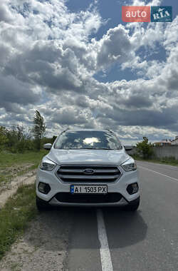 Внедорожник / Кроссовер Ford Escape 2017 в 