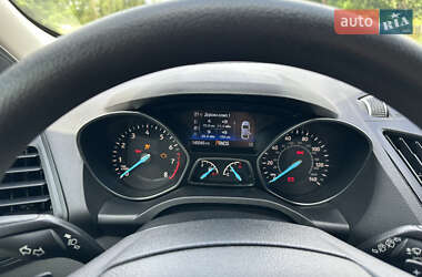 Внедорожник / Кроссовер Ford Escape 2017 в 