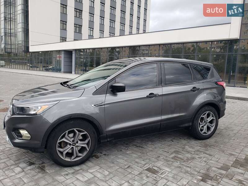 Внедорожник / Кроссовер Ford Escape 2018 в Днепре