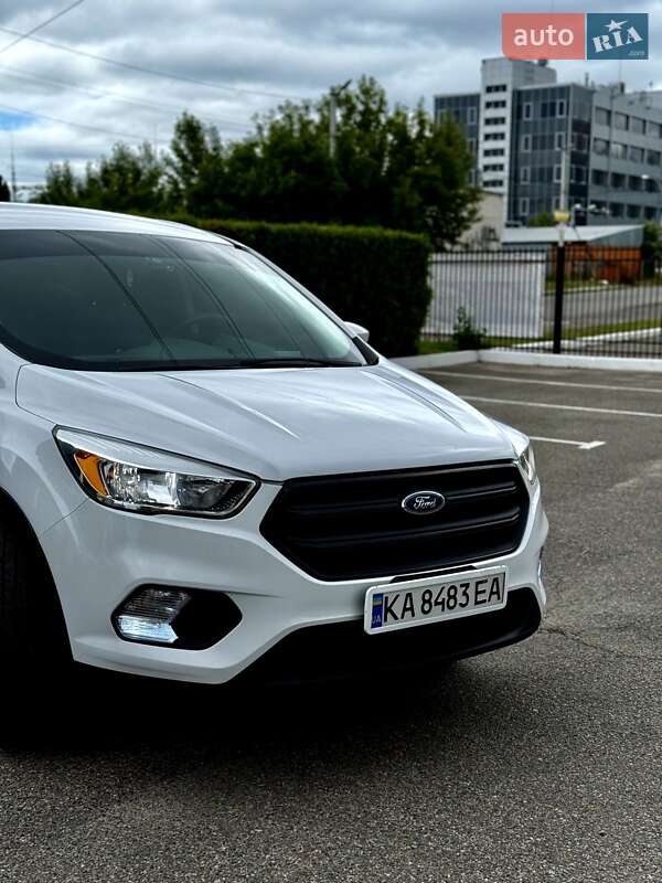 Внедорожник / Кроссовер Ford Escape 2016 в Киеве