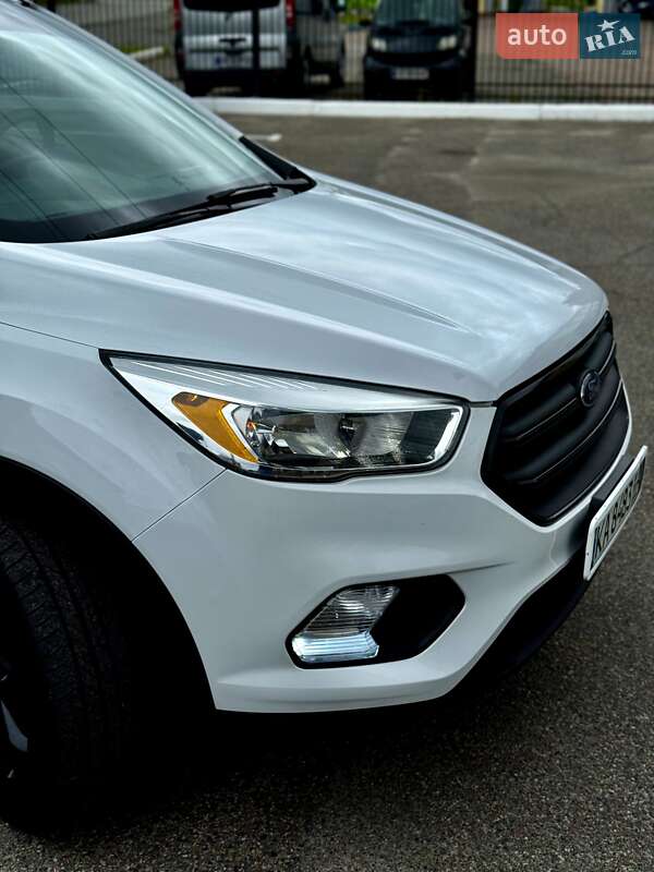 Внедорожник / Кроссовер Ford Escape 2016 в Киеве